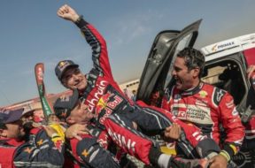 Carlos-Sainz-Dakar-2020-690×362